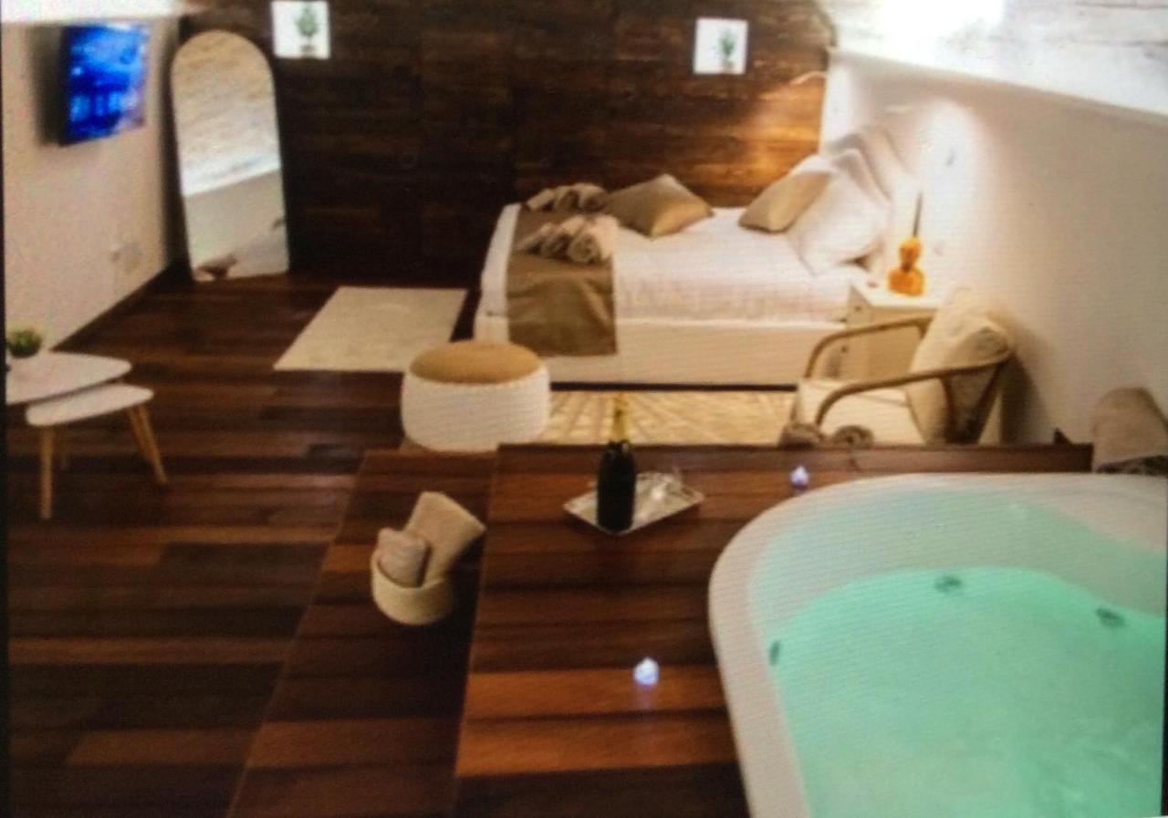 Lc Luxury Apartment Bari Eksteriør billede