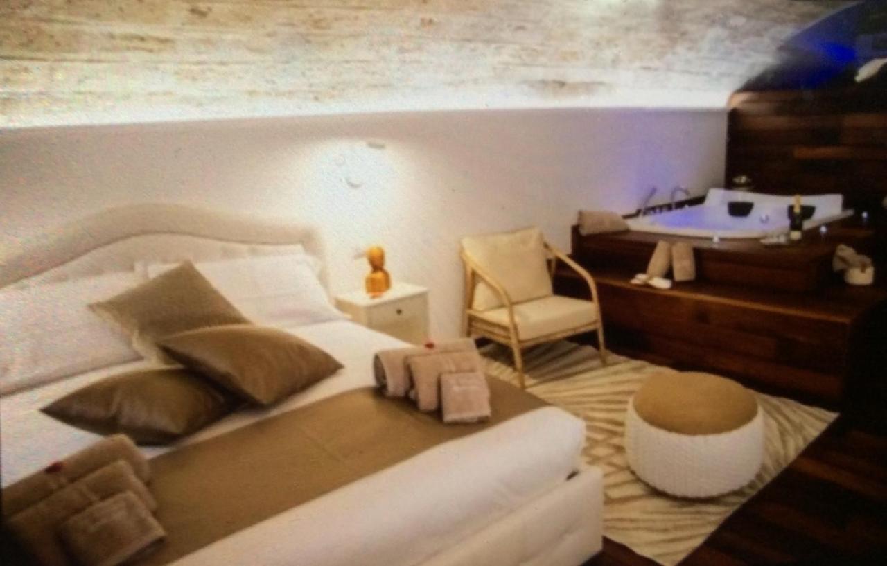 Lc Luxury Apartment Bari Eksteriør billede